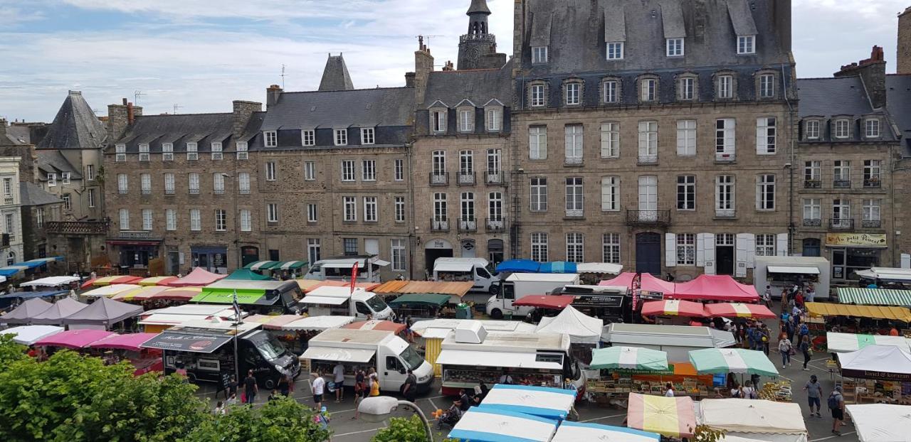 Les Appartements Du Marche ดีน็อง ภายนอก รูปภาพ