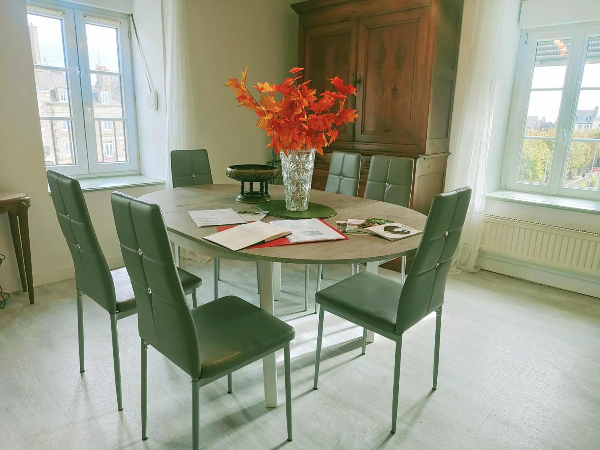 Les Appartements Du Marche ดีน็อง ภายนอก รูปภาพ
